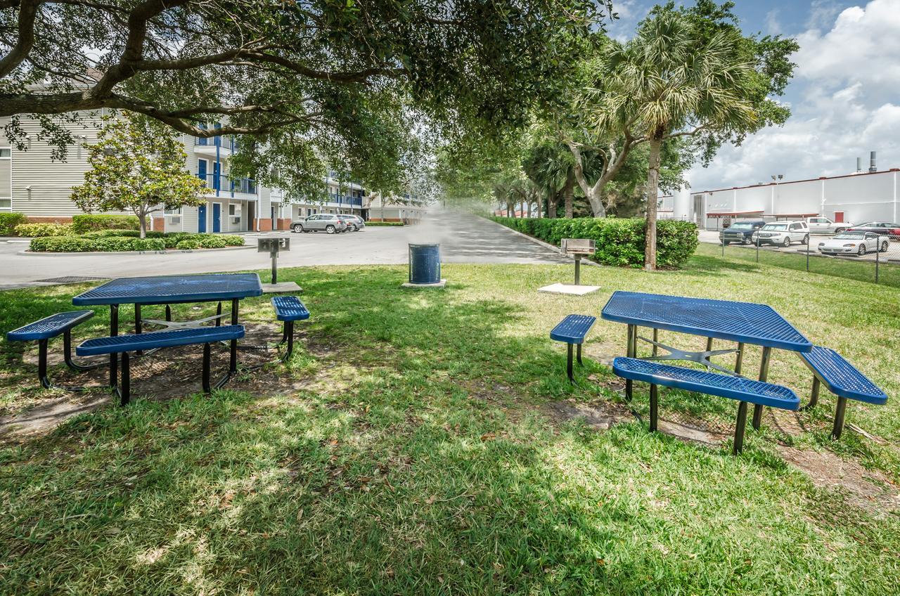 Tampa Bay Extended Stay Hotel Largo Buitenkant foto