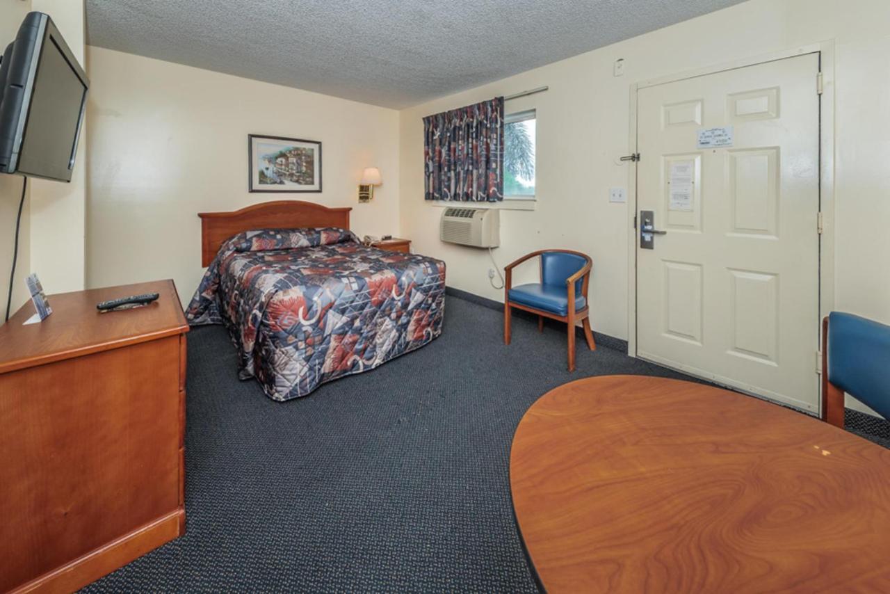 Tampa Bay Extended Stay Hotel Largo Buitenkant foto