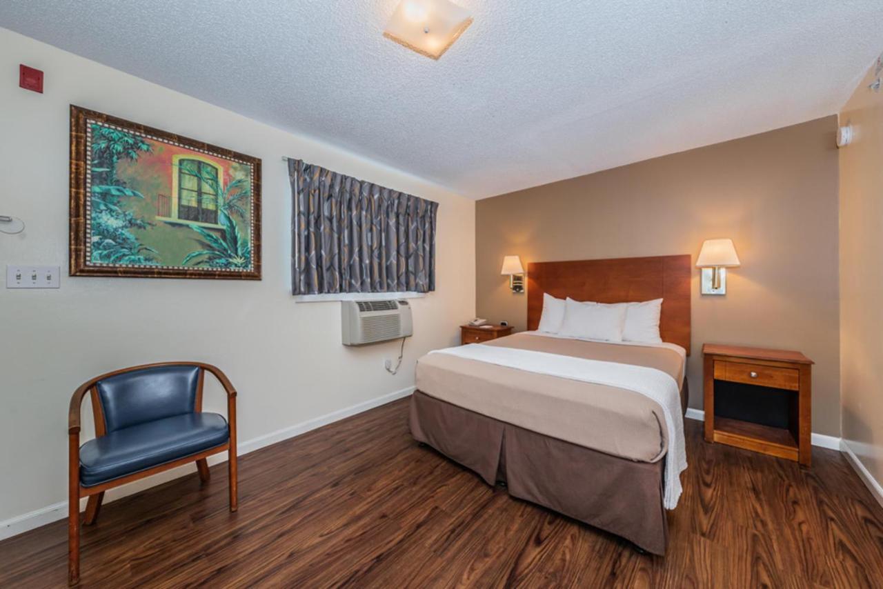 Tampa Bay Extended Stay Hotel Largo Buitenkant foto
